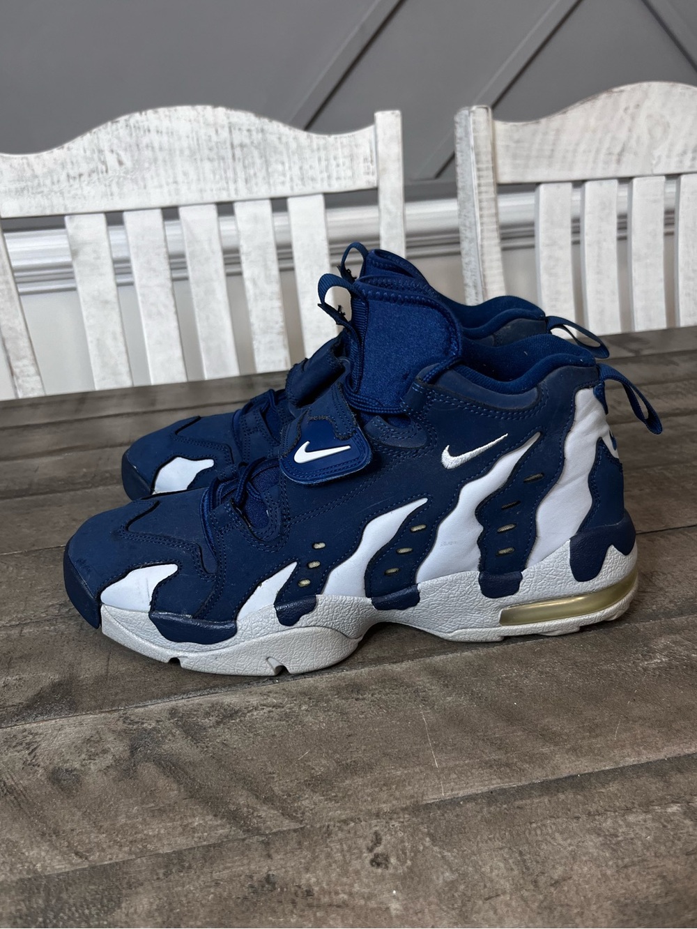 Nike Air DT Max 96 Cowboys
White Men's Basketball
Shoes Size 10.5